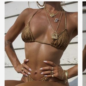 Heavy Manners Can’t Take my Eyes off bikini